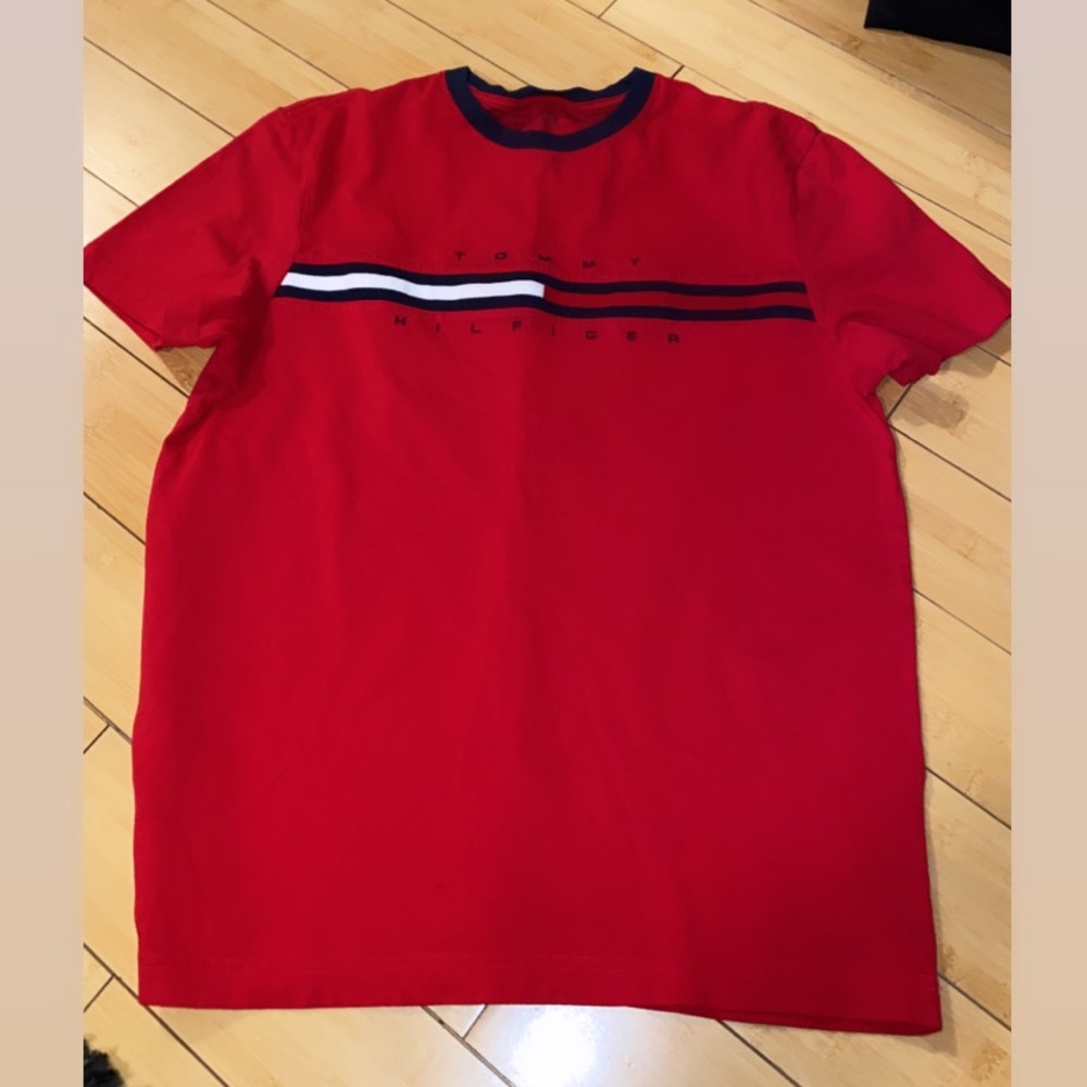 Tommy Hilfiger tee shirt